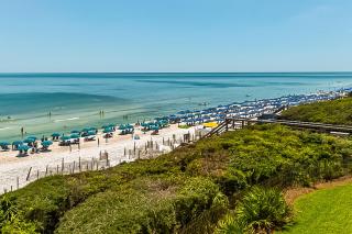 Open-concept beachfront home with balcony lagoon pool beach access pickleball - 7