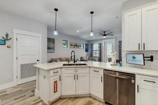 Gorgeous coastal home dog friendly private hot tub & close to beach - 3