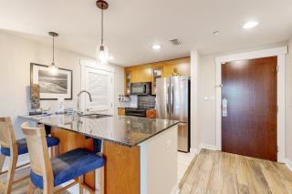 Spacious condo with bay views renovated pool hot tub & beach access - 3
