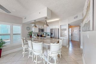 Lovely escape with great amenities Gulf view private WiFi roomy balcony & W&D - 6