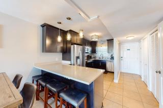 Comfortable condo near the beach with pool balcony W&D & central AC - 6