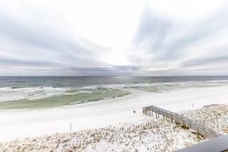 Wonderful Gulf-front condo with pool corner balcony central AC & beach access - 9