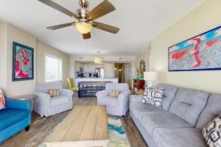 Relaxing oceanfront escape with fitness center shared pool & views - 7