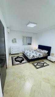 Spacious Apartment Ennasr 2-BR - 2