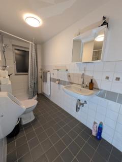 Monteurswohnung Kassel Ferienwohnung Parkplatz Küche 1- 4 Personen EG Modern - 5