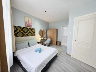 Stay in Makati 1-BR Condo with Pool, Fast WiFi, Gym, Balcony - 9