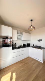 AMAO-Sepia - Spacious Family Apartment - 6 Guests - Parking - 6