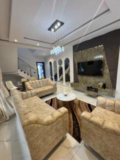 Brand New 4-Bedroom Luxury Penthouse, Opebi Ikeja - 8