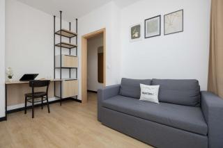 Bright Apartments with Air Conditioning, close to the Metro Station and PGE National by Noclegi Renters - 8