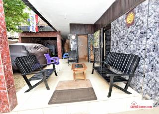 Sensational VIP King BR Private Bathroom Hot Water - 1