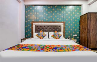 Hotel Golden Vasundhara - Ghaziabad - 1