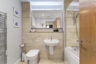 Modern Apartment Private Parking Plymouth - 2