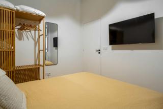 A modern renovated apartment near Metro Line 2 - 1