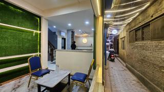 FUNKY MONKEY- A Hostel, Hotel and Apartment - 7