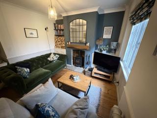 Beautiful 1840s Grade II Listed Almshouse - 9