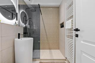 Modern suite room - 4