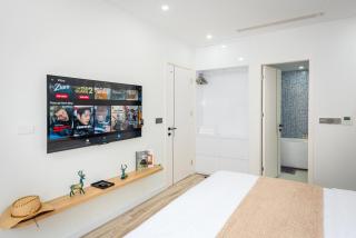 Chic & Stylist Studio Lakeview - 1