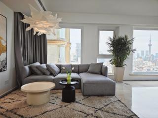 Urban Breeze - near the Bund - 7