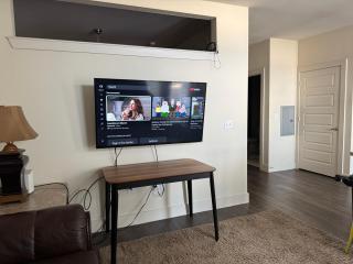 Luxury Galleria Apt - 2