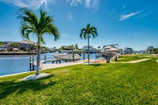 CoralVilla Easy Life - pool, on water, kajak, foosball table, boating, water view, BBQ - 6