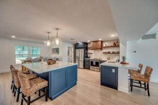 CoralVilla Easy Life - pool, on water, kajak, foosball table, boating, water view, BBQ - 8