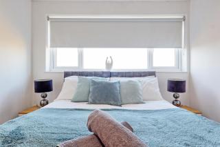 Modern 4BR Sleeps 10, Free Parking, Basildon town, Contractor friendly - 7