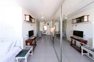 Interior Studio Serviced Apartment - 9