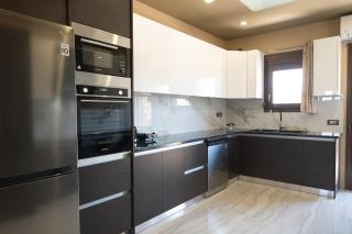 MYRON GRAND PooL VILLA - 9