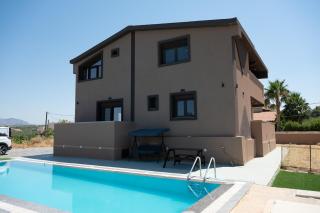 MYRON GRAND PooL VILLA - 9