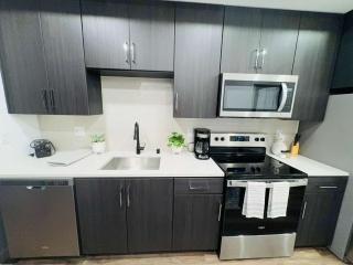 The Greatest Location in Hollywood FREE Parking - 4