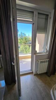 Просторен и напълно оборудван апартамент в тих район до Витоша - 8