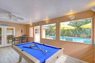 5 min to Beach, Heated Pool, Movie & Game Rooms! - 6