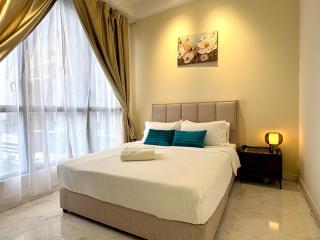 NEW Sky88 Luxury Condo 3KM to JB CIQ with Sunset Pool View 3BR 7pax - 4