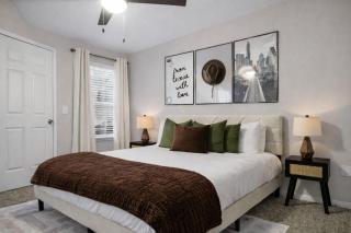 Huge 4 Bedroom Austin Retreat Near Downtown Pool Gym - 5