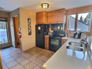 3BR Townhome Ski In Ski Out Pool Hot Tub - 4