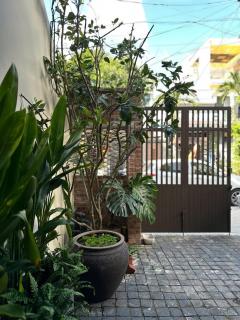 Coastline Peak Retreat - 2