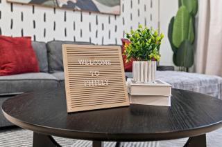 Charming LUXE 1BR, Free Parking, Kitchen and Laundry - 1