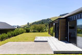 Loch Eagles Retreat with stunning views overlooking Lake Taupo - 5