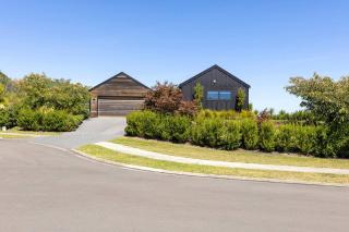 Loch Eagles Retreat with stunning views overlooking Lake Taupo - 4