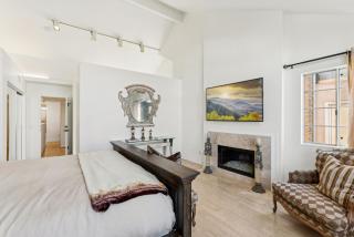 Steps to Main Street Pier Beach 3 Ensuite Bath - 6