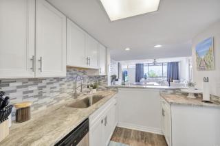 Fresh Condo Near Beach Pool BBQ Balcony Beach Access - 9