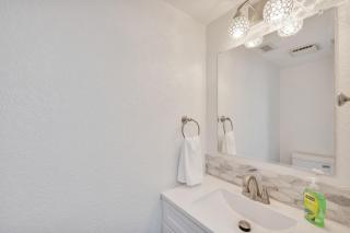 Fresh Condo Near Beach Pool BBQ Balcony Beach Access - 6