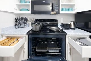 Addison Apartment with Free Parking Pool Gym - 1