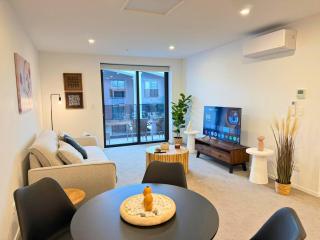 Manchester St Modern 1BR Apartment wtih Balcony - 1