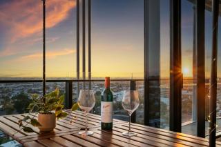 Relaxing Footscray Retreat Free Wifi & Train Stop - 3