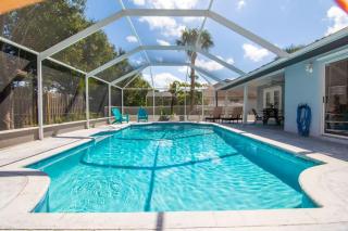 Beach Getaway - Private Heated Pool & 2 King Beds - 4