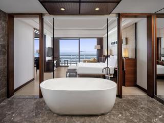 Pullman Oceanview Sanya Bay Resort & Spa - 7