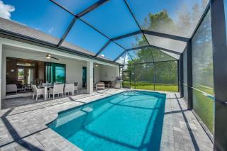 CoralVilla Dandelion-on water, pool, luxury, airhockey - 5