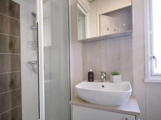 2 Bedroom Seaside 2 Caravan - 9