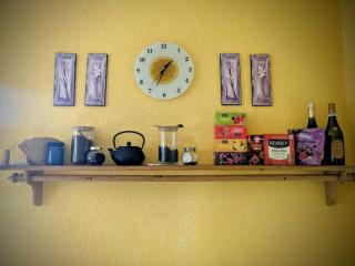 Cozy and spacious room in a calm, authentic home - 6